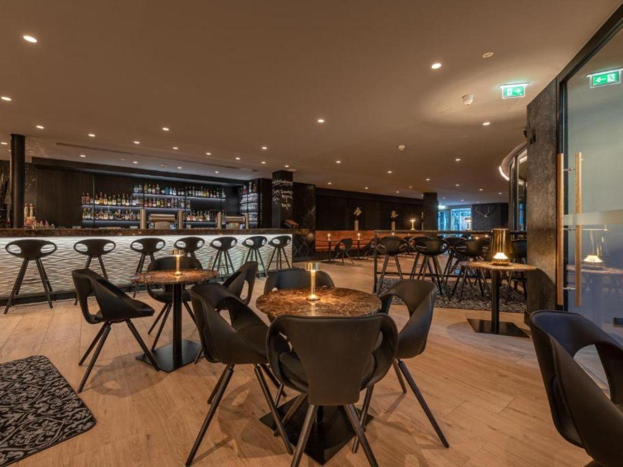 GRAUER BAR9