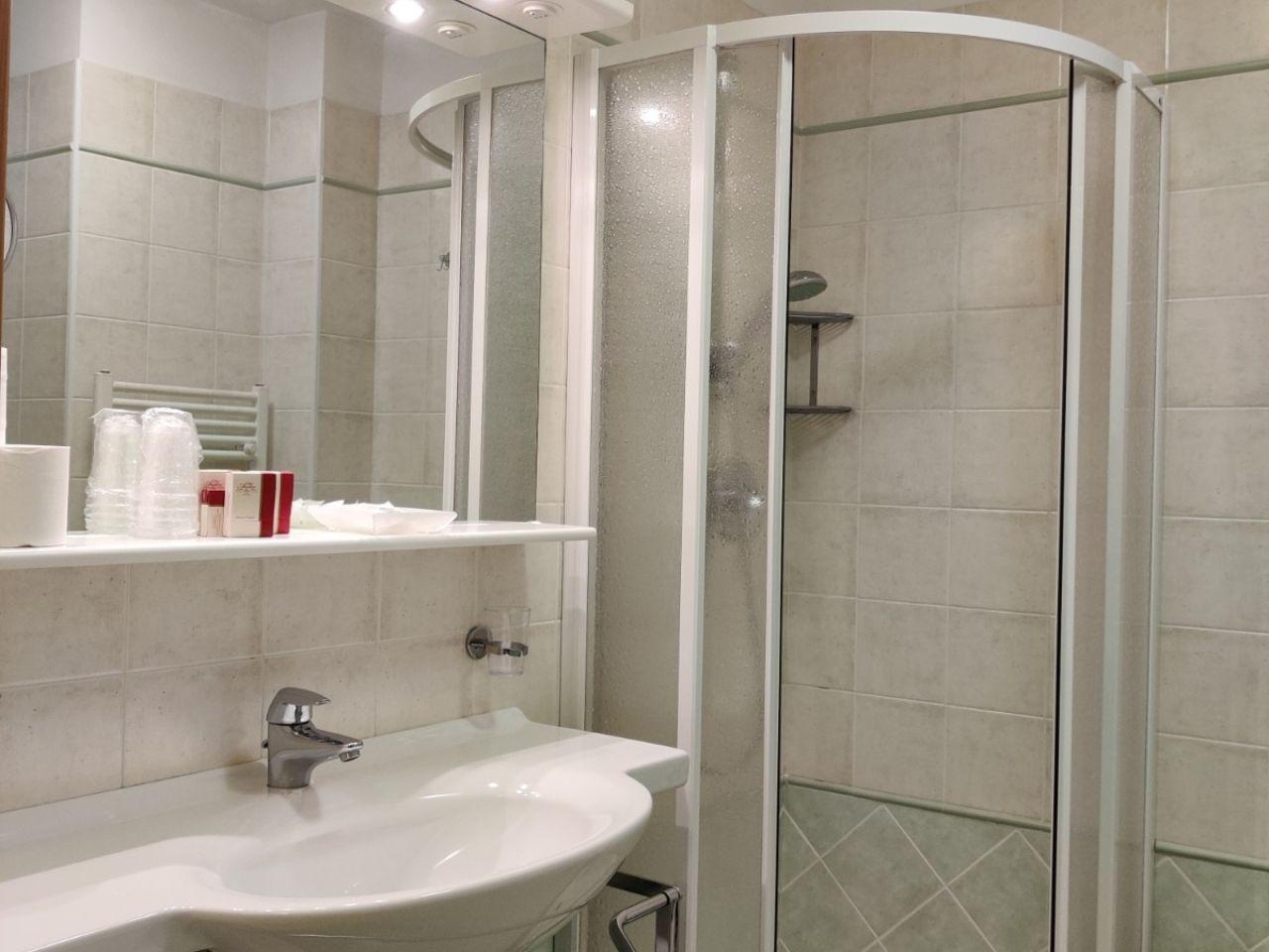 ARISTON6