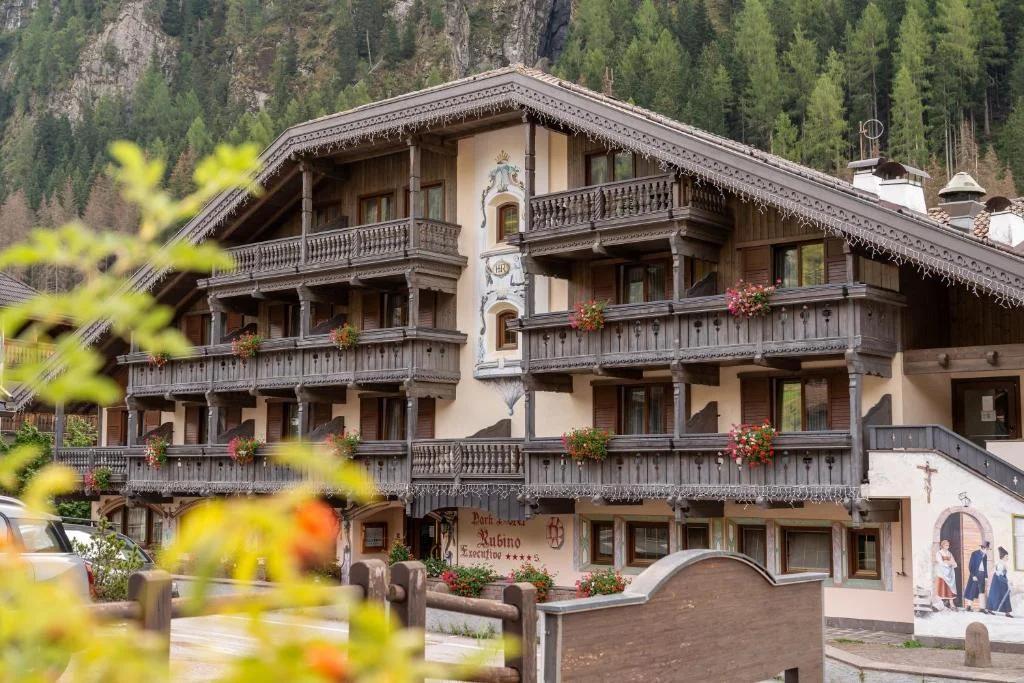 4* CAMPITELLO DI FASSA1