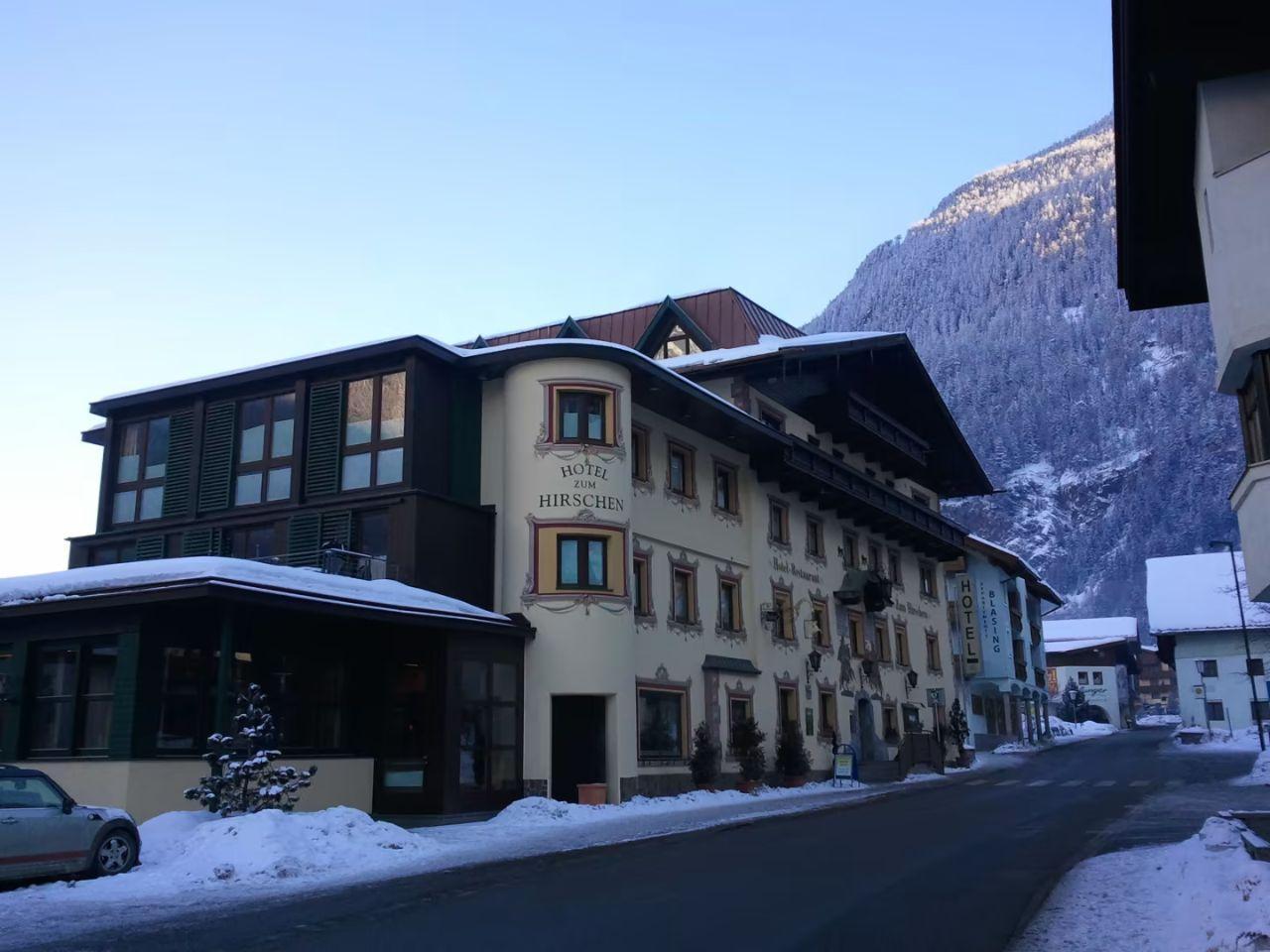 ZUM HIRSCHEN1