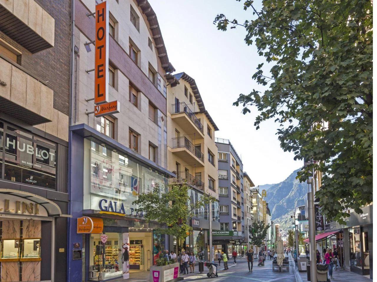 MARFANY - zdjęcie 1