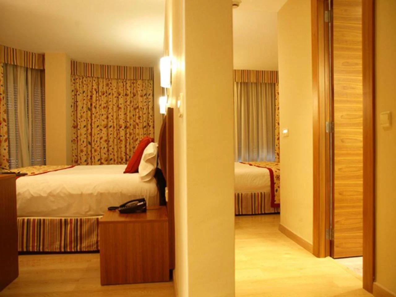 GUILLEM - zdjęcie 8