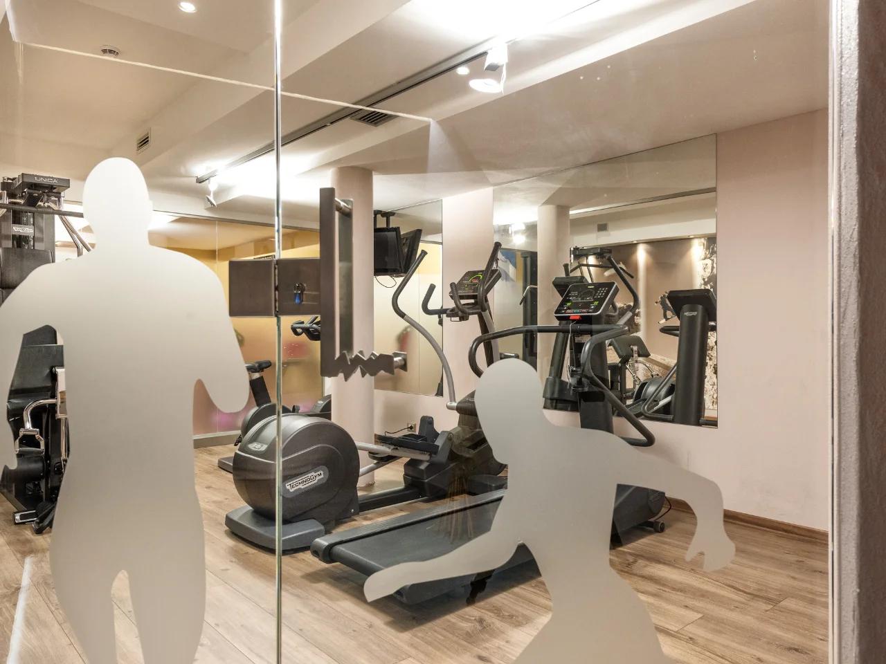 SPORT HOTEL ROMANTIC PLAZA - zdjęcie 23