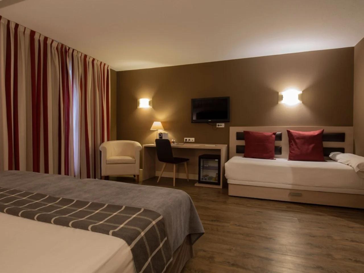 HIMALAIA SOLDEU - zdjęcie 3