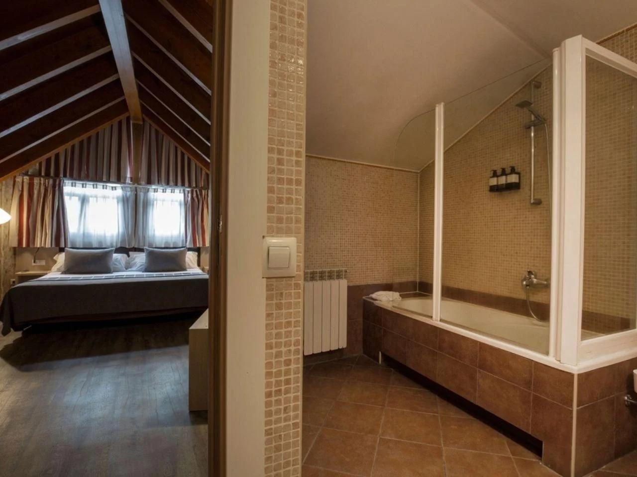 HIMALAIA SOLDEU - zdjęcie 4