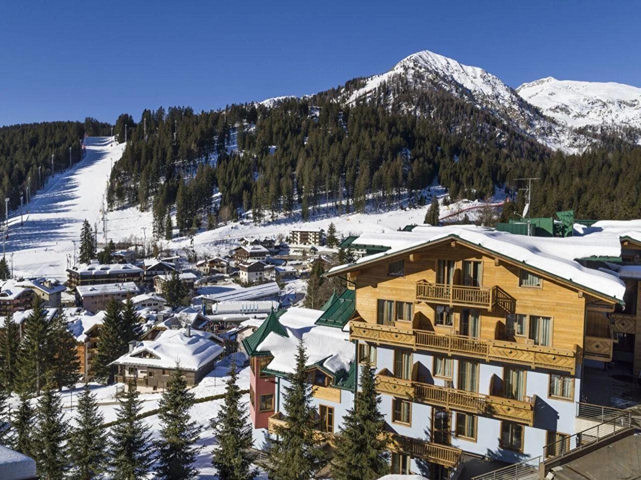 CRISTAL PALACE - zdjęcie 1