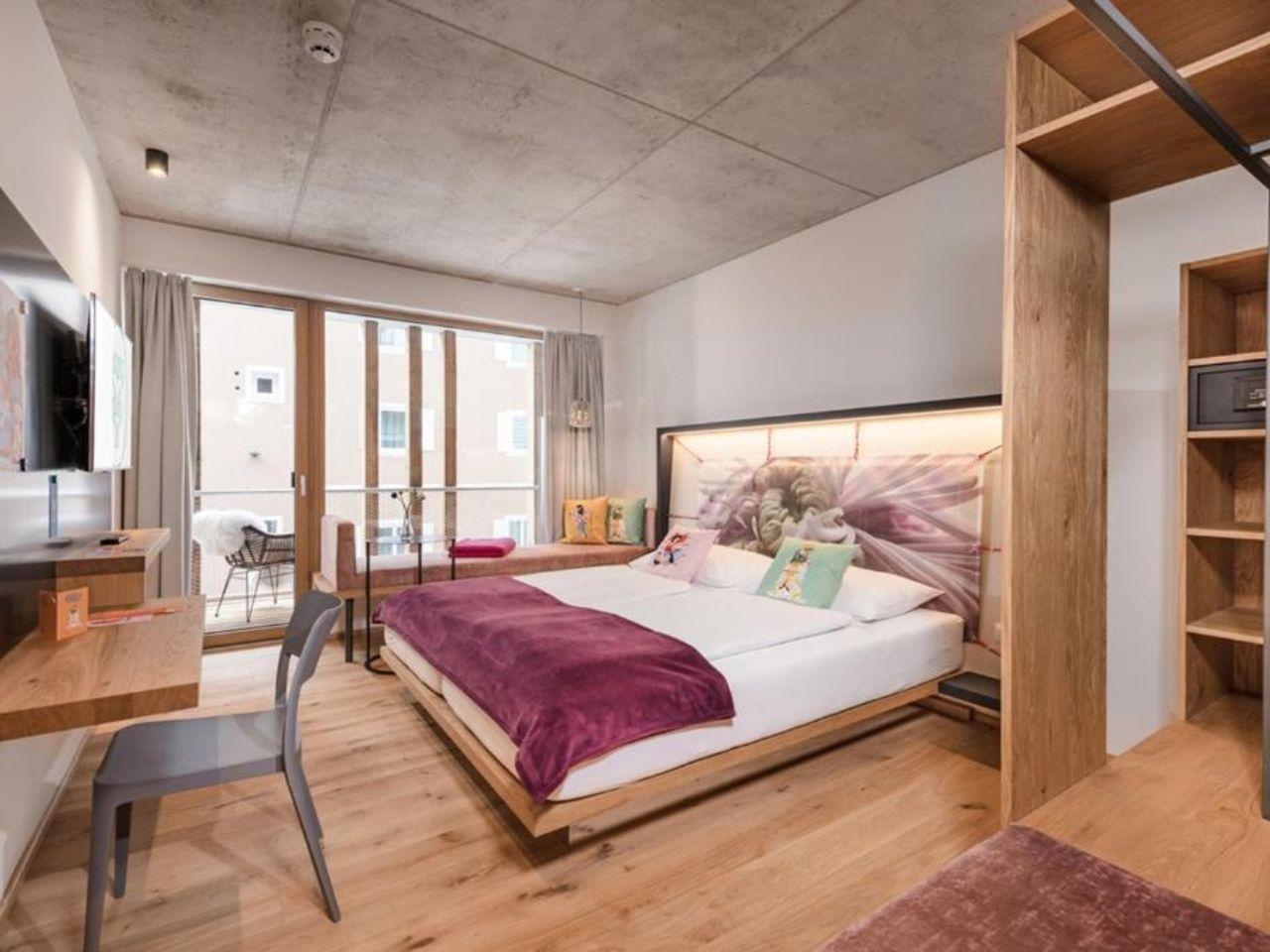 HOTEL BLU7
