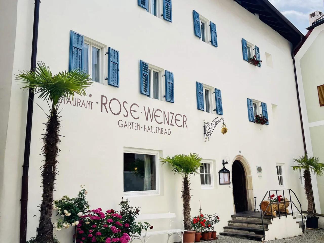 ROSE WENZER - zdjęcie 1