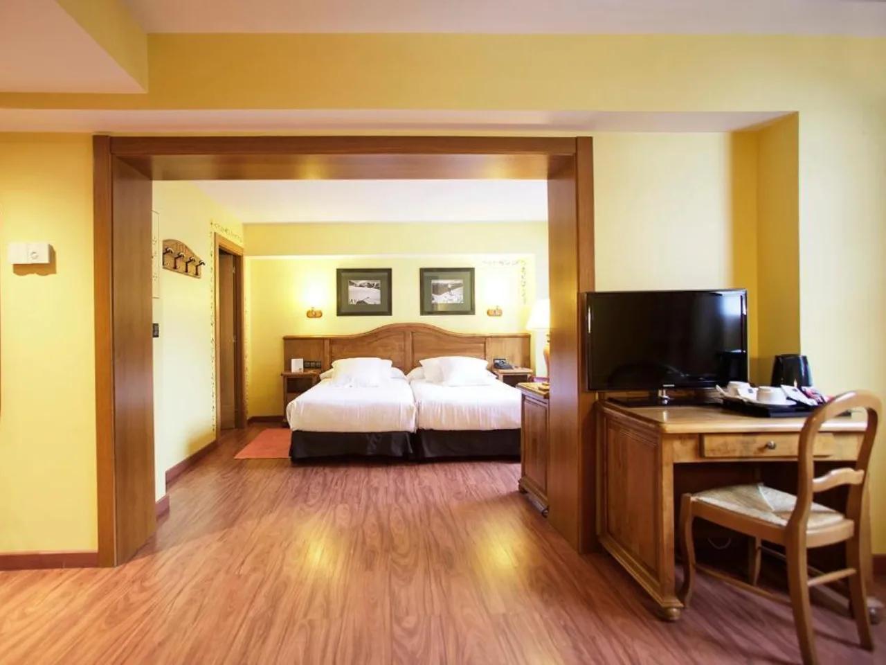 SKI PLAZA - zdjęcie 4