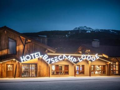 BASE CAMP LODGE - miniatura 1