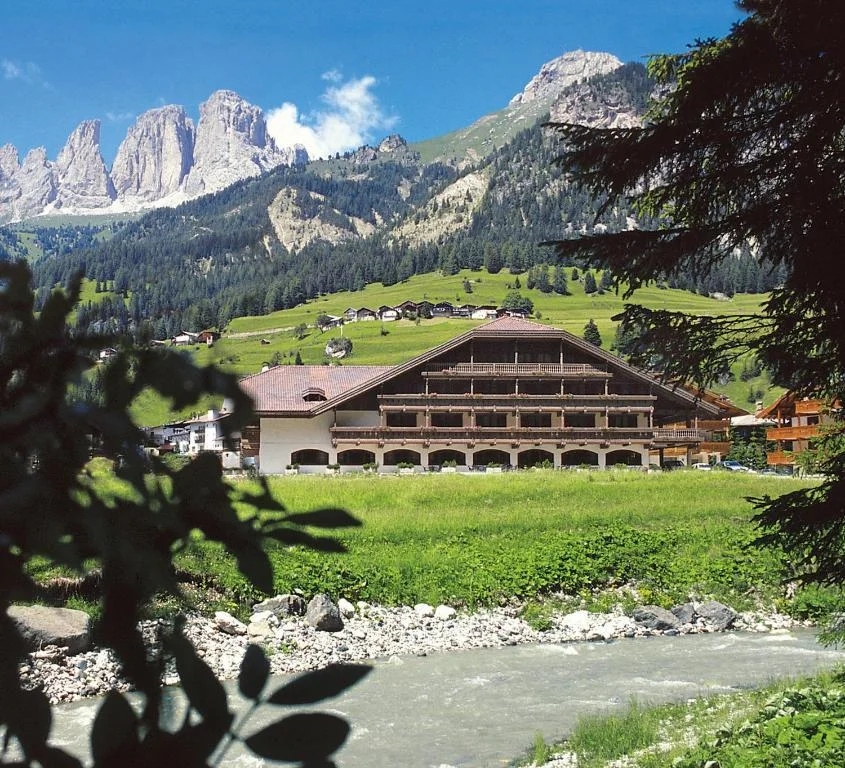 hotel 4* CAMPITELLO DI FASSA