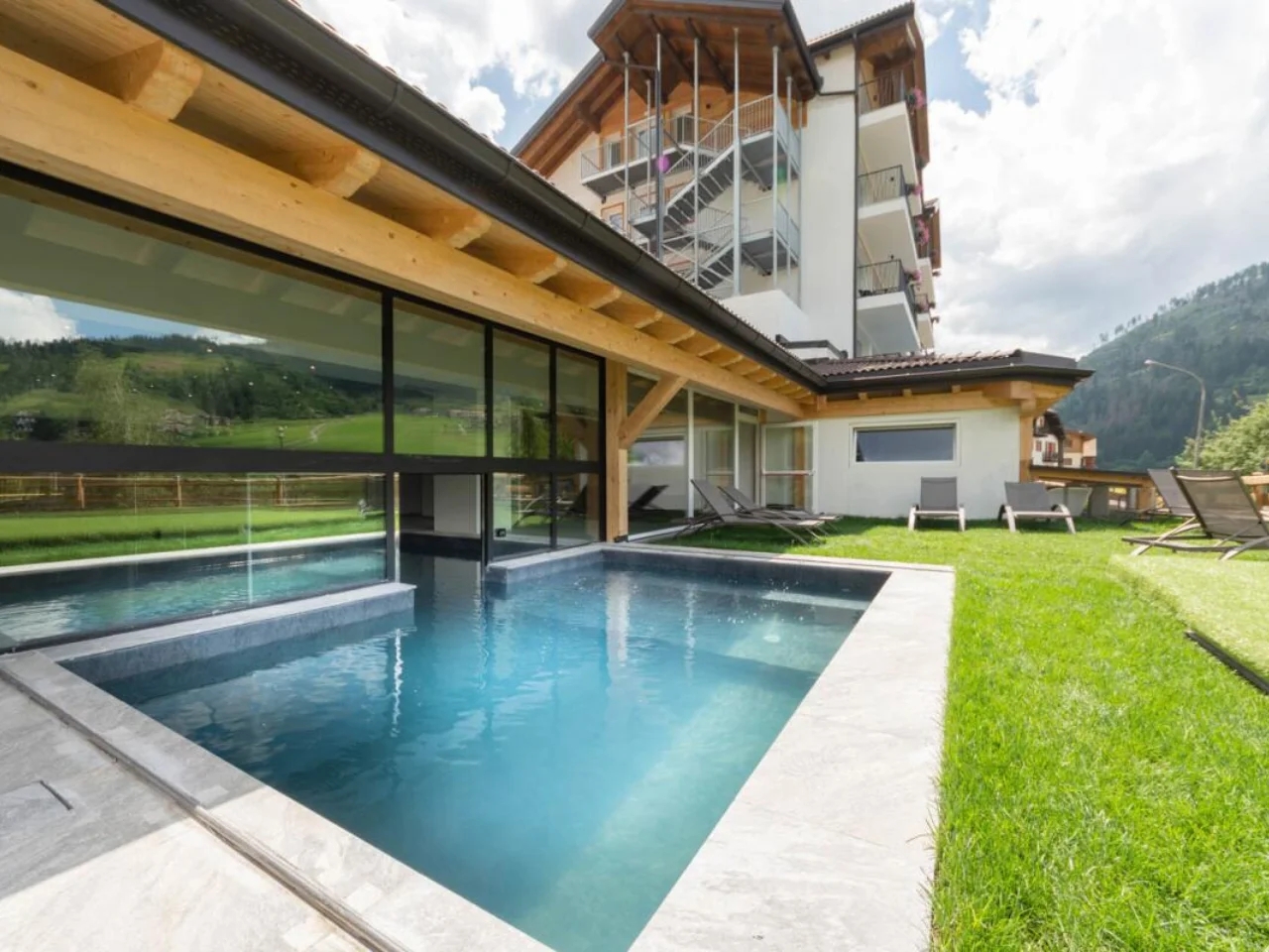 ACTIVE ALM HOTEL1