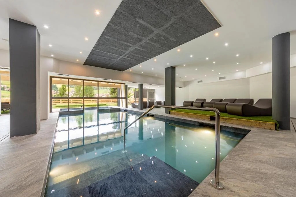 ACTIVE ALM HOTEL8