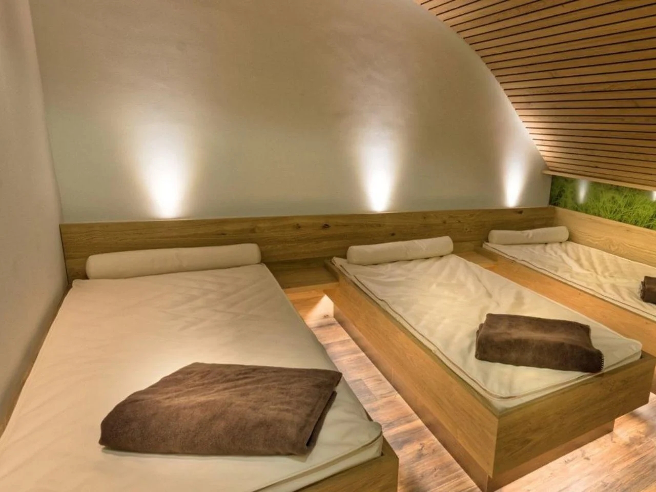 ALPHOTEL13