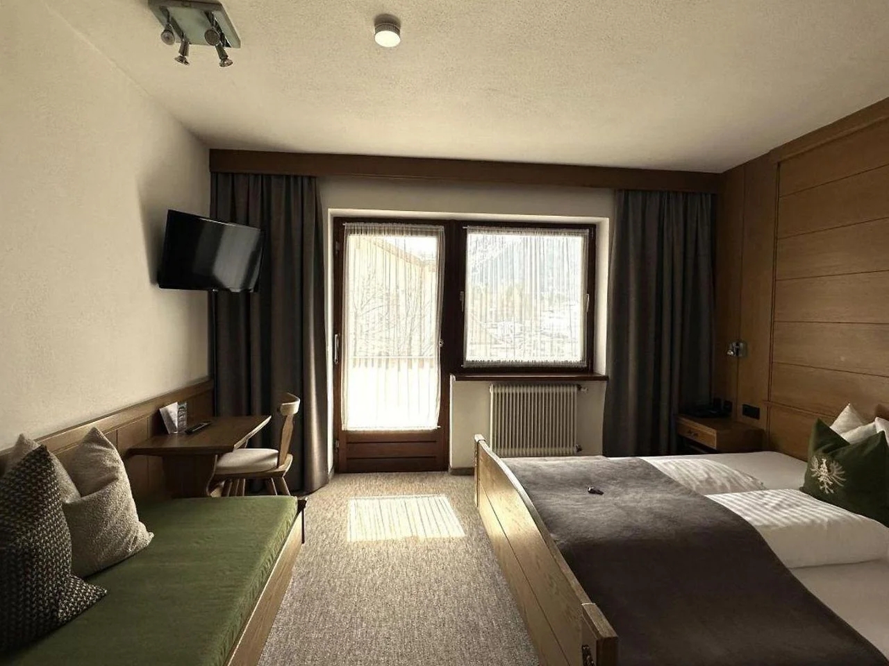 ZIRBENHOF3
