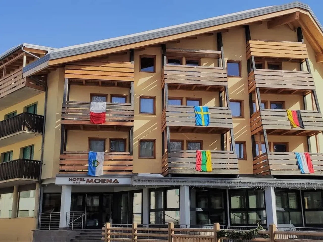 MOENA HOTEL0