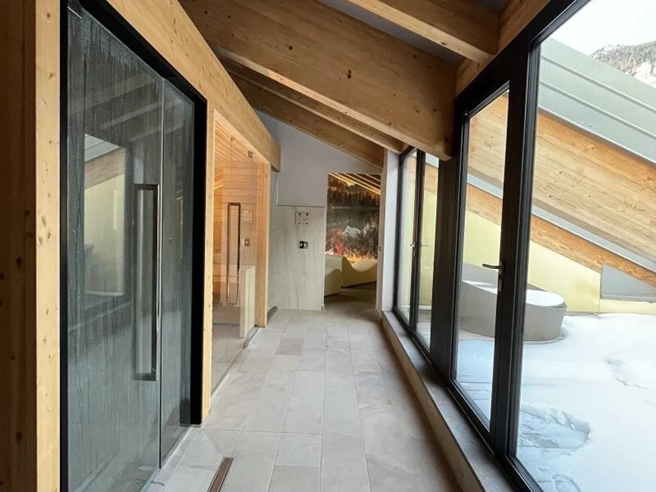 MOENA HOTEL2