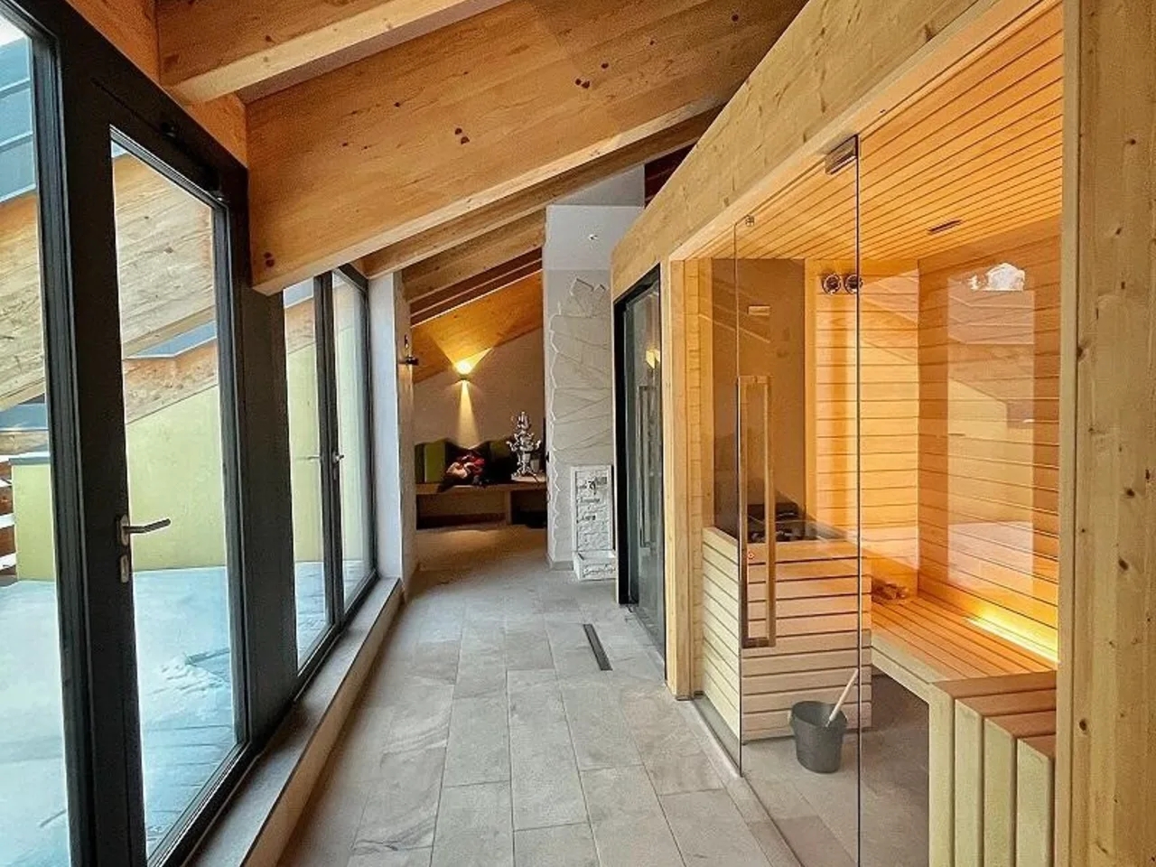 MOENA HOTEL1