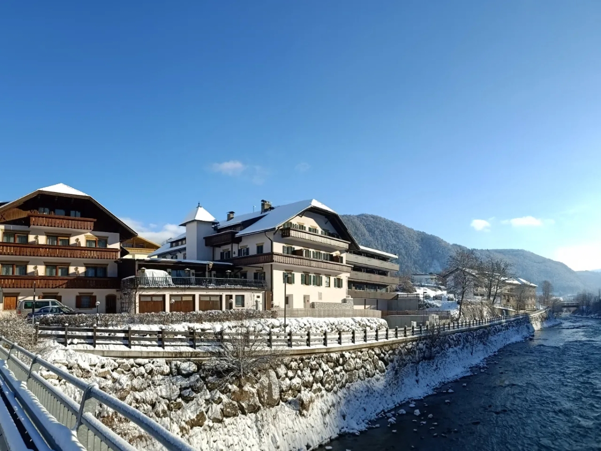 hotel RIVER POST
