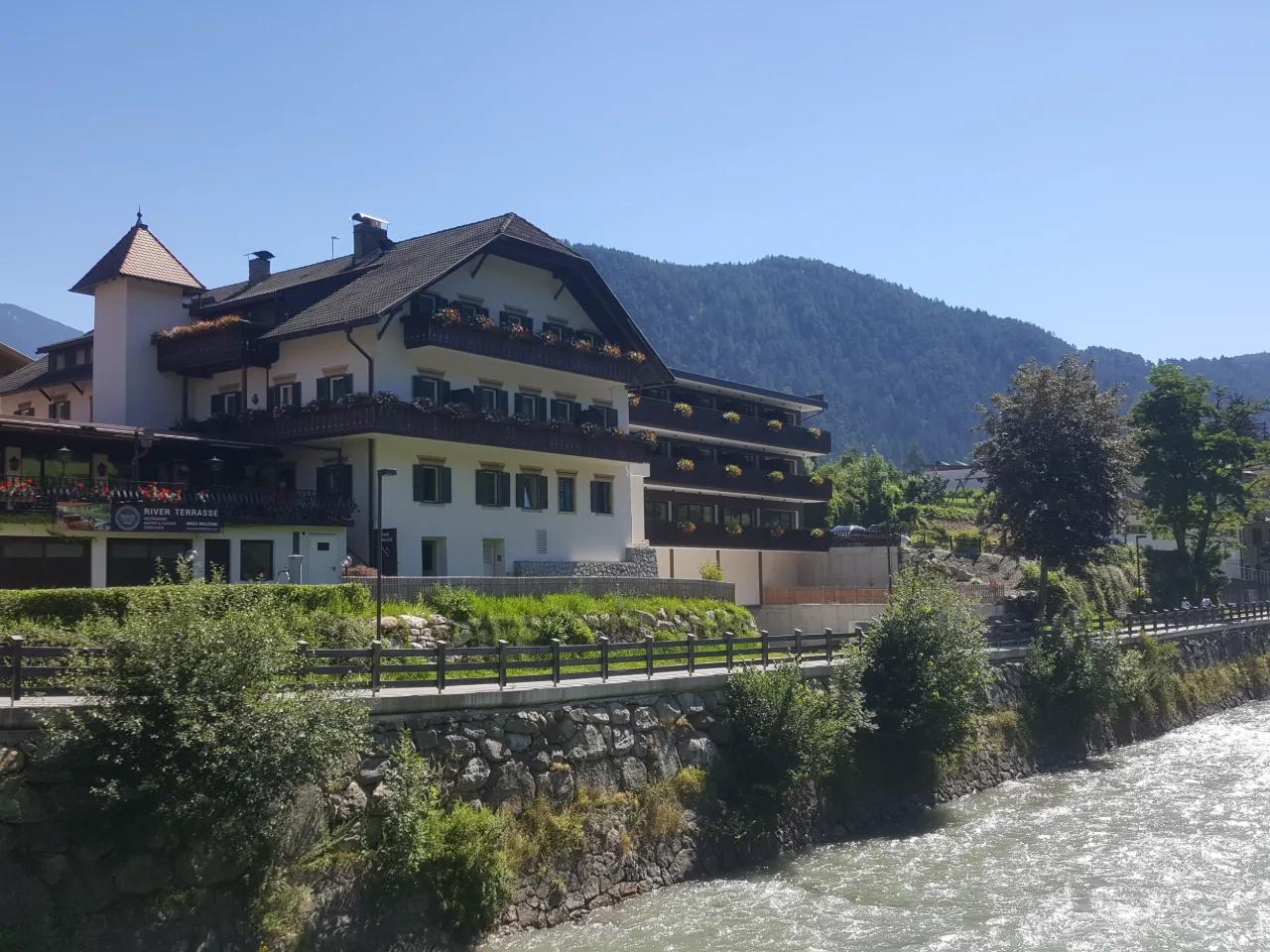 RIVER POST14