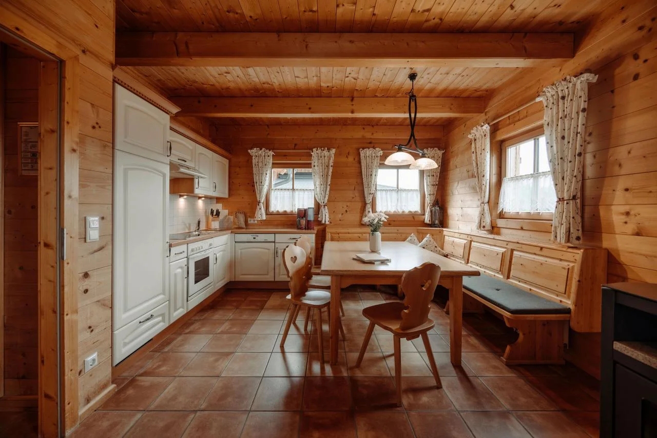 CHALET ALMDORF REITERALM Komfort-Almhutte Enzian3