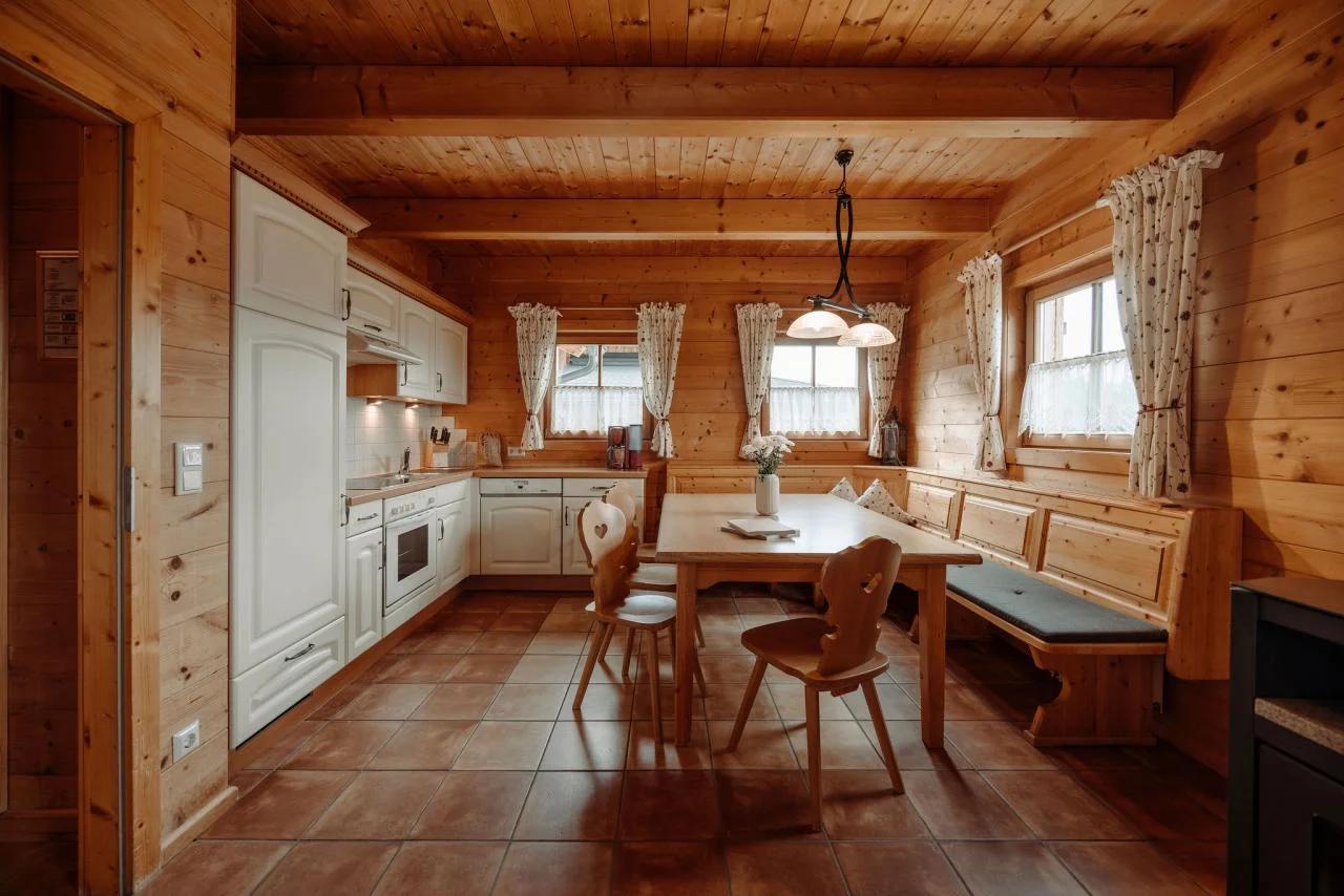 CHALET ALMDORF REITERALM Komfort-Almhutte Enzian3
