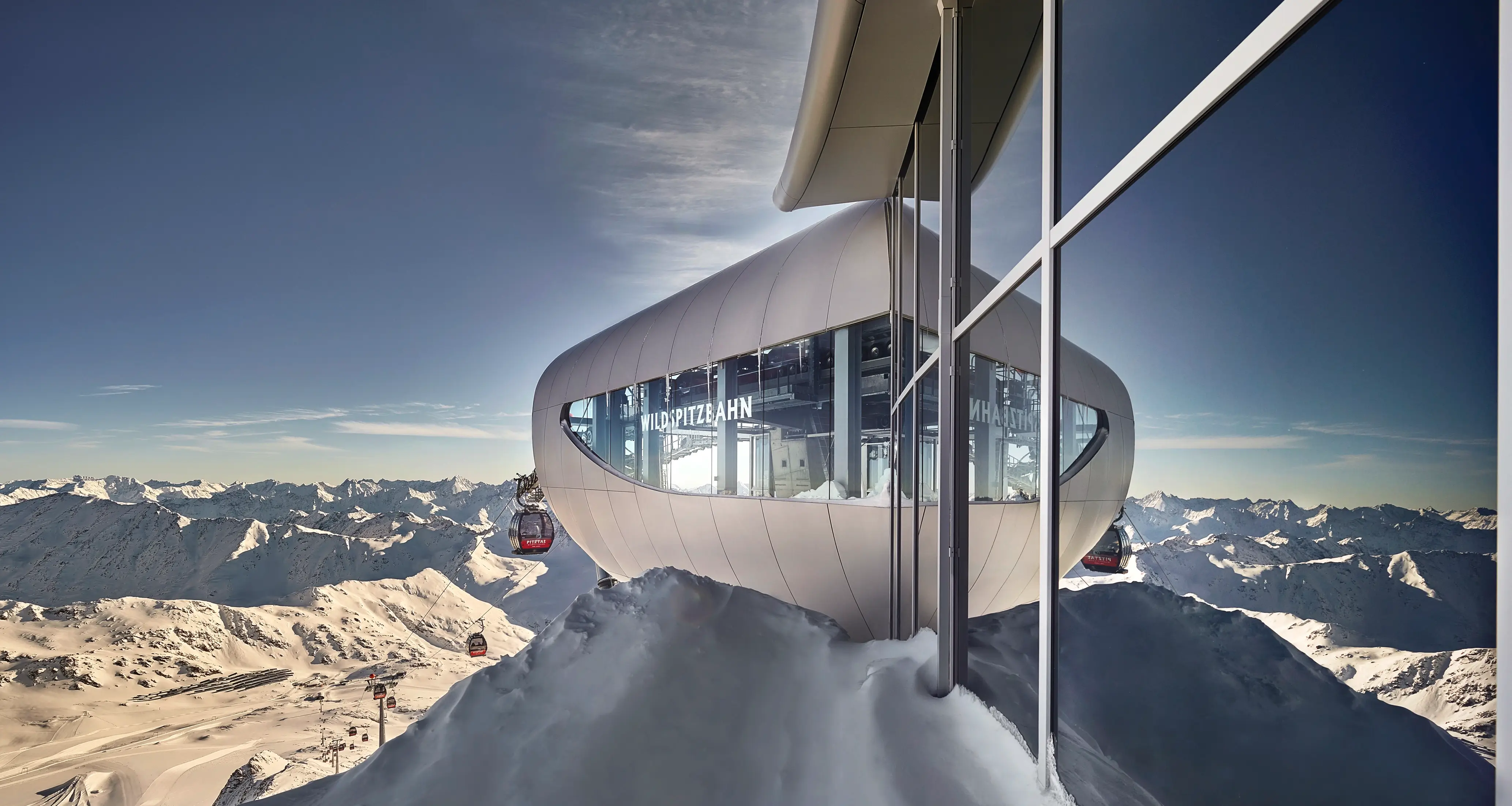 Stacja kolei na lodowcu Pitztal